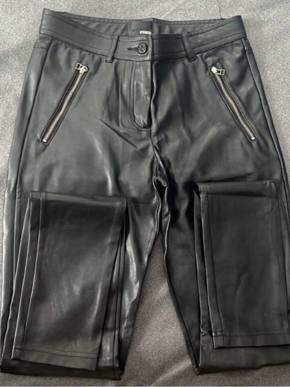 Wilfred Free • Women’s Size 0 • Black • Faux Leather Slim Pants